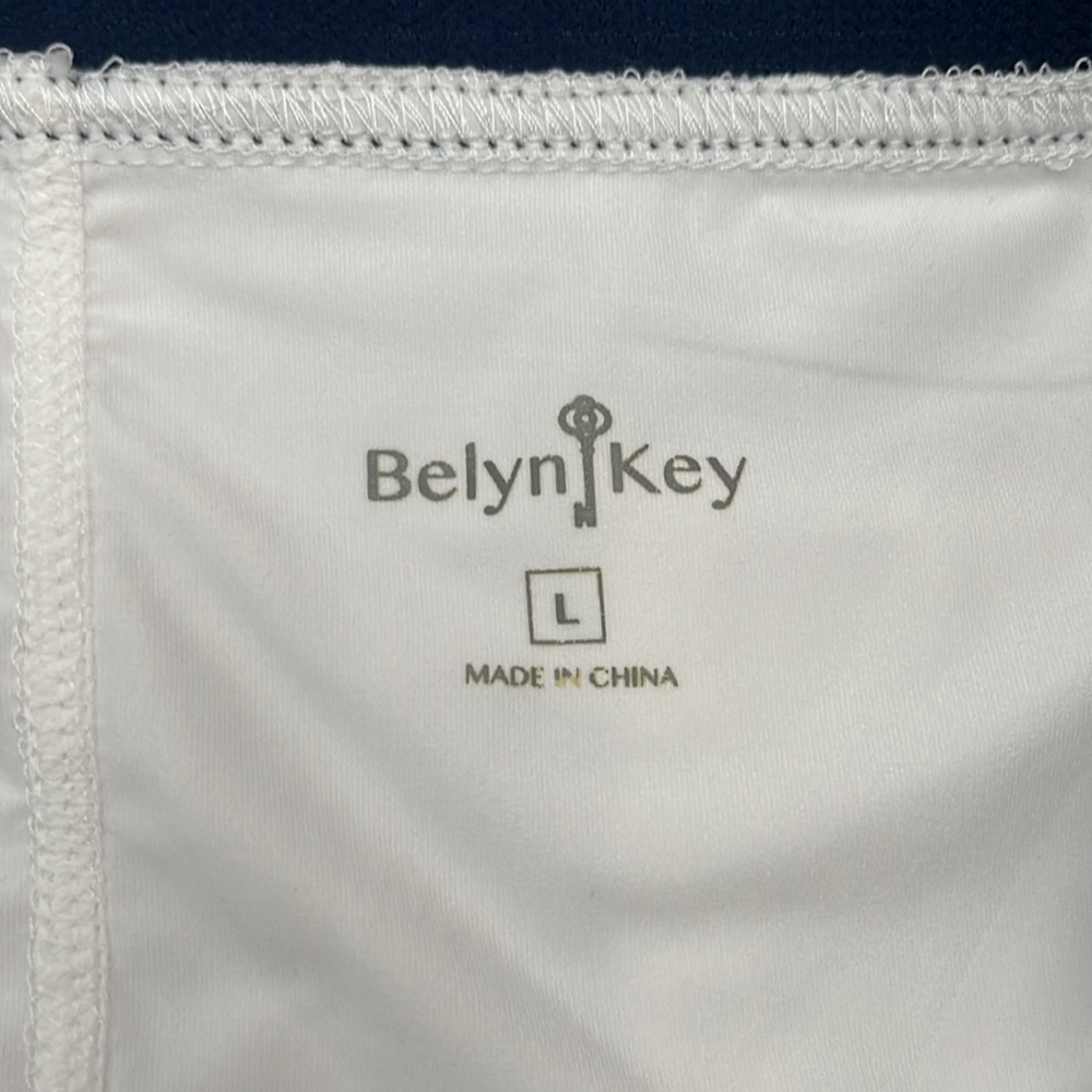 Belyn Key | White Skort with Red Zipper - Picture 3 of 3